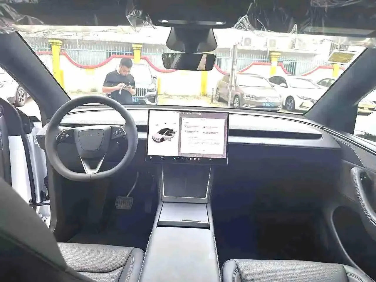 Tesla 2026 Model Y Rear-Wheel-Drive Automatic 2
