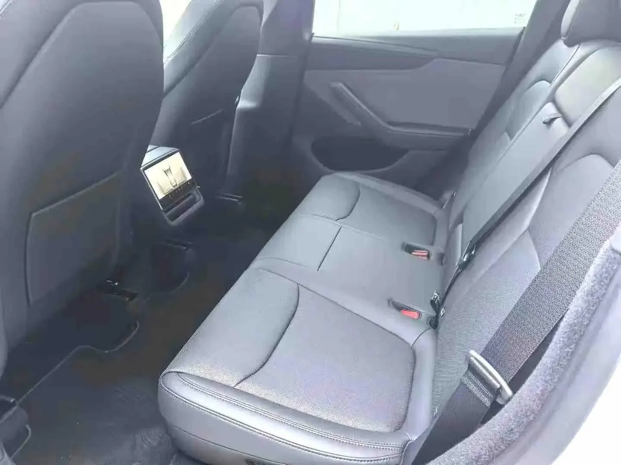 Tesla 2026 Model Y Rear-Wheel-Drive Automatic 4