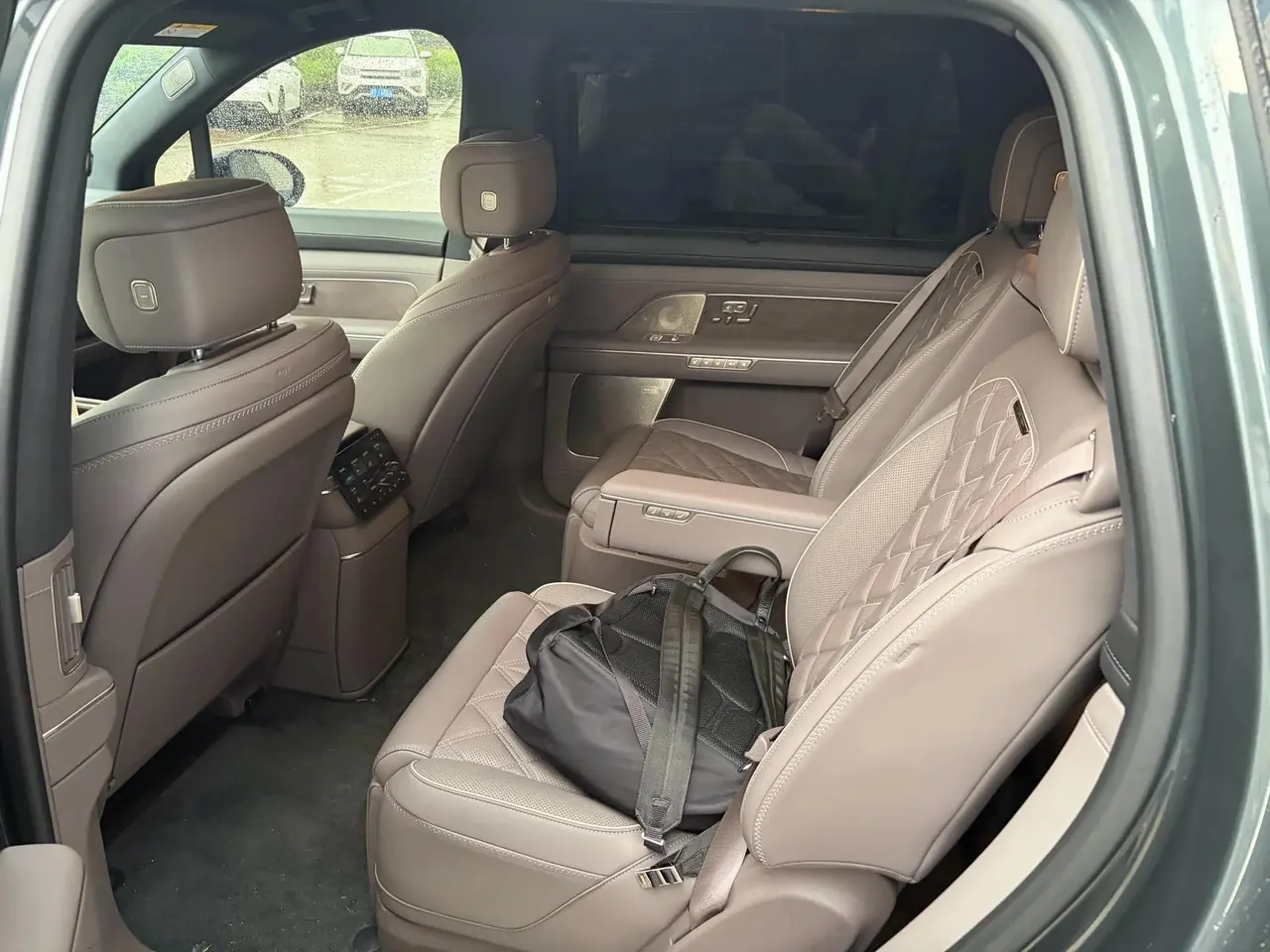NIO 2026 ES8 6-seat executive signature version automatic gear 7