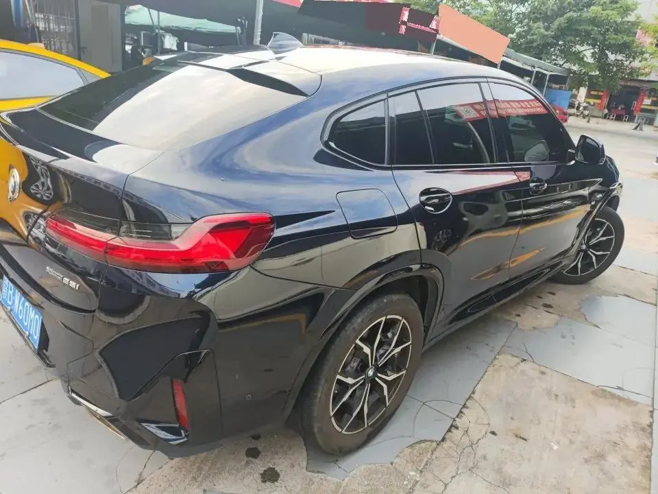 BMW X4 2022 xDrive 25i M Sport Package 2
