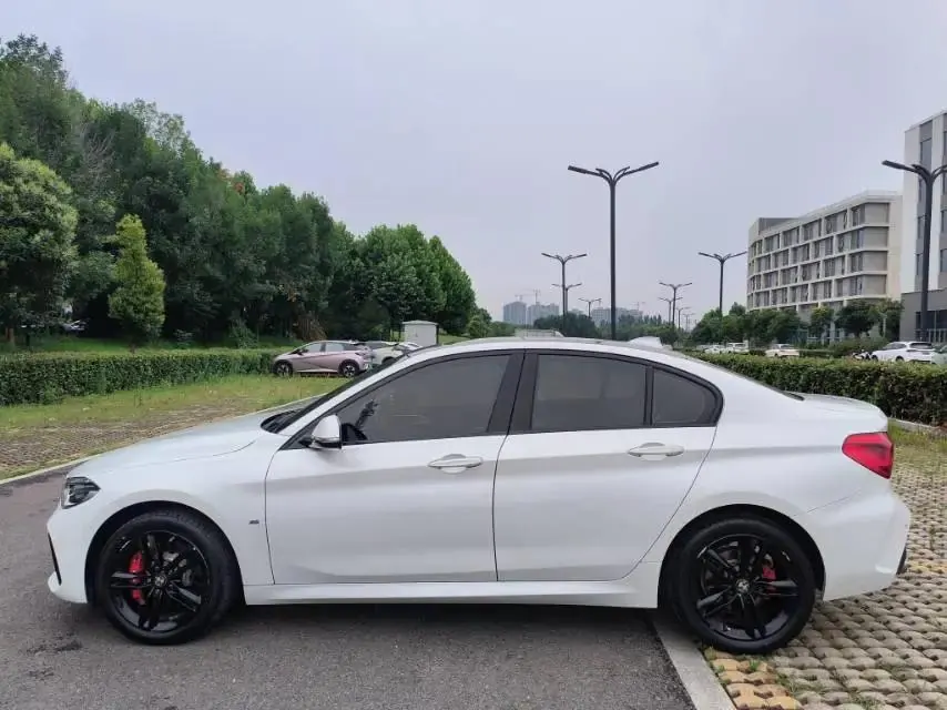 BMW 1 Series 2020 120i M Sports Suit 4