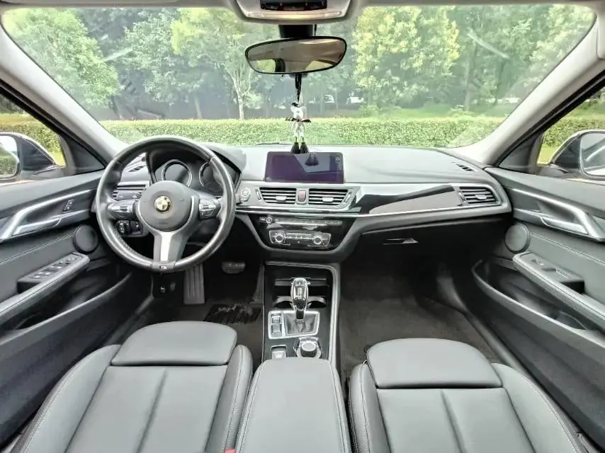 BMW 1 Series 2020 120i M Sports Suit 8