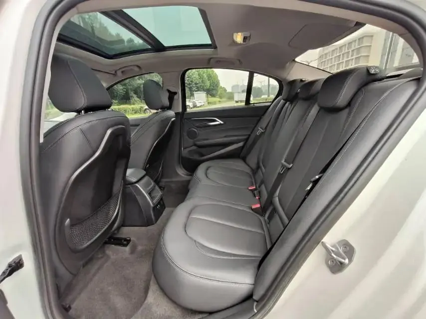 BMW 1 Series 2020 120i M Sports Suit 9