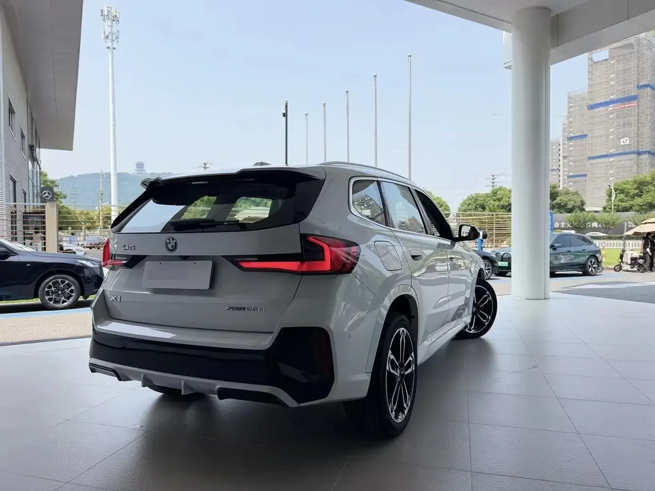 BMW 2023 X1 sDrive25Li 2.0T M Sport Package Automatic 5