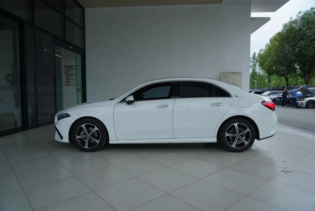 Mercedes Benz Class A 2025 A 200 L 1.3T Fashion (Modified) Automatic Gear 3