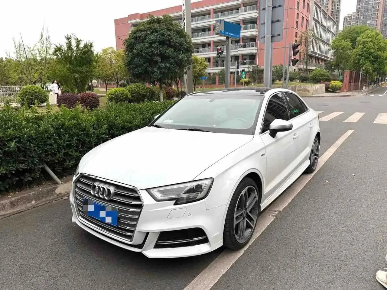 Audi A3 2019 Limousine 35 TFSI Sports Country V - View 1