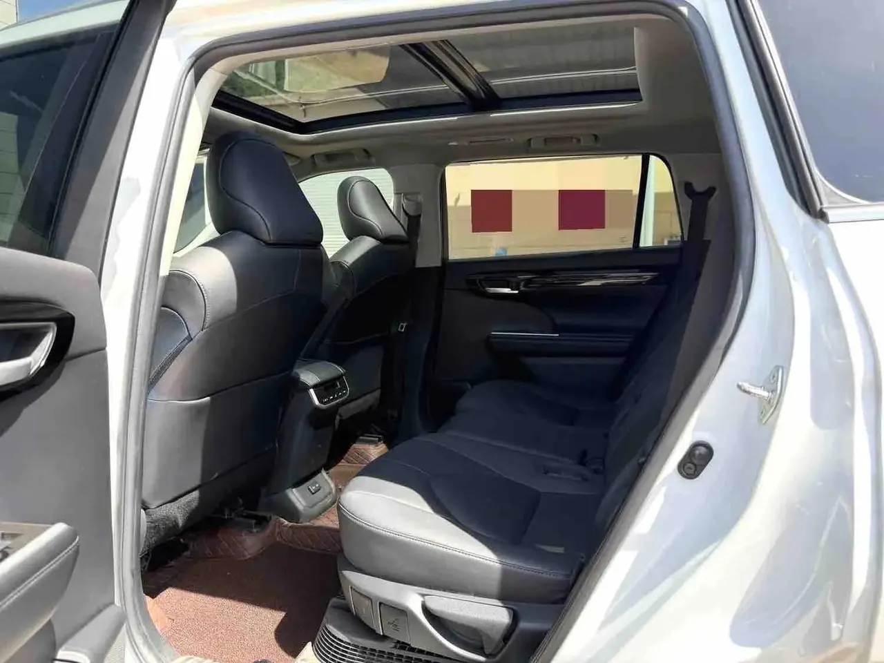 Highlander 2022 Dual Engine 2.5L 4-wheel Drive Premium Edition 7-seat 3