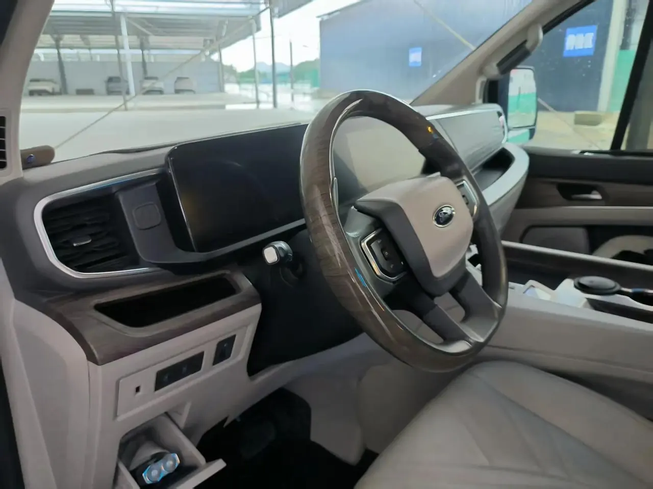 Turio 2022 2.0T Basic 9