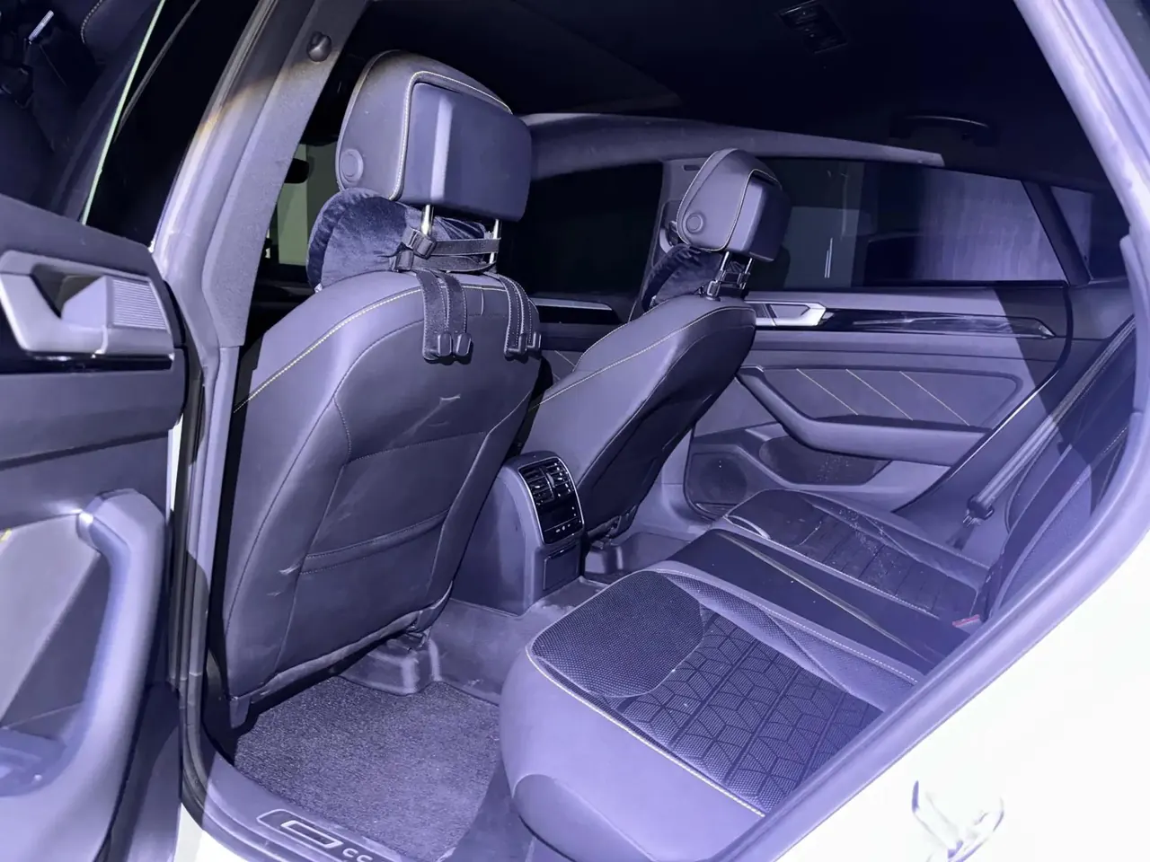 FAW-Volkswagen CC 2023 380TSI eye-catching edition 3