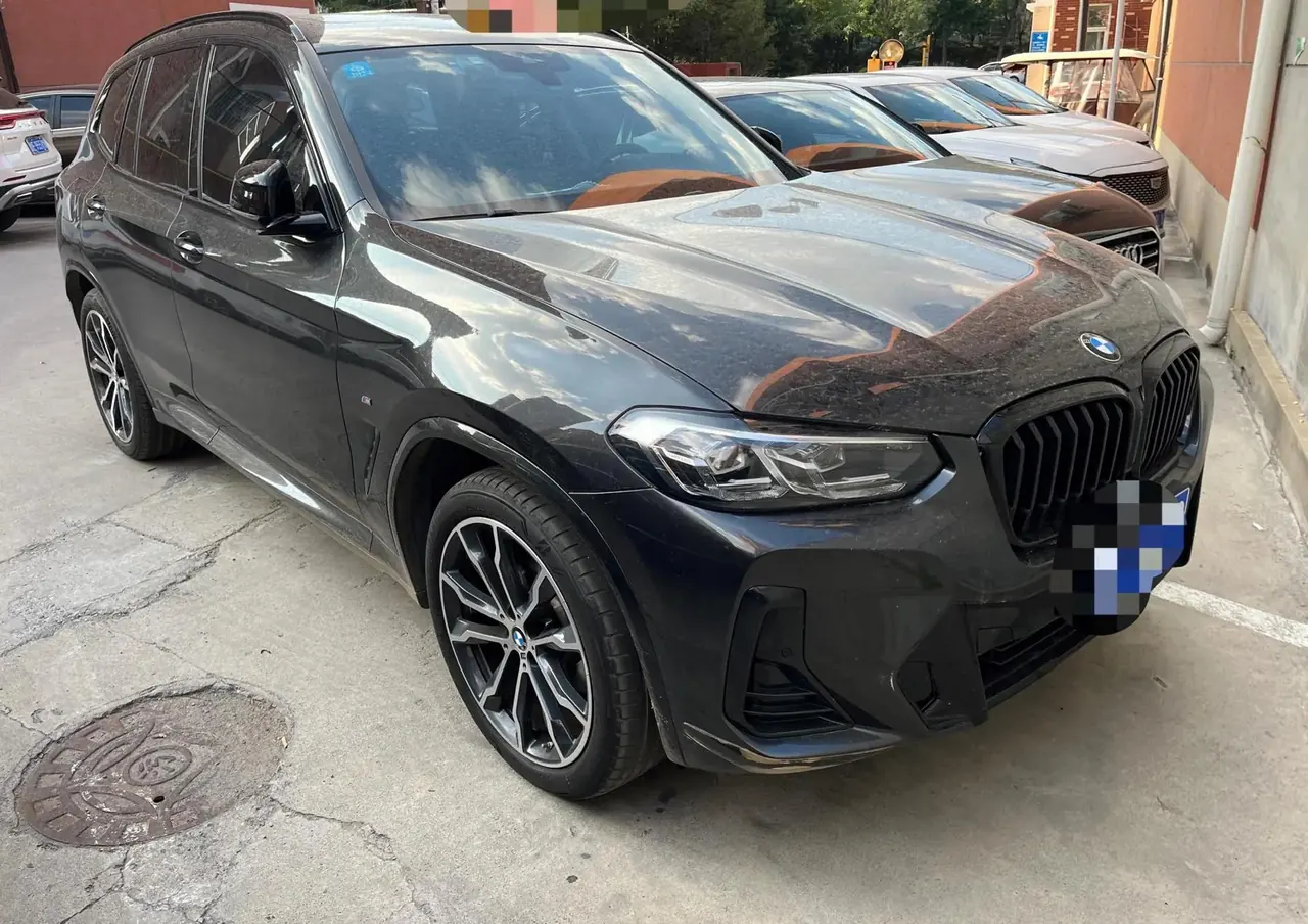 BMW X3 2022 xDrive30i Leading M Obsidian Night Suit 2