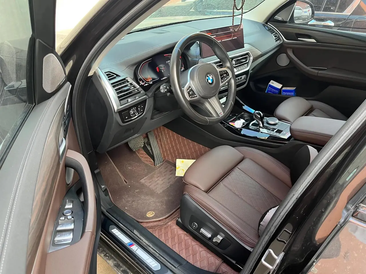 BMW X3 2022 xDrive30i Leading M Obsidian Night Suit 4