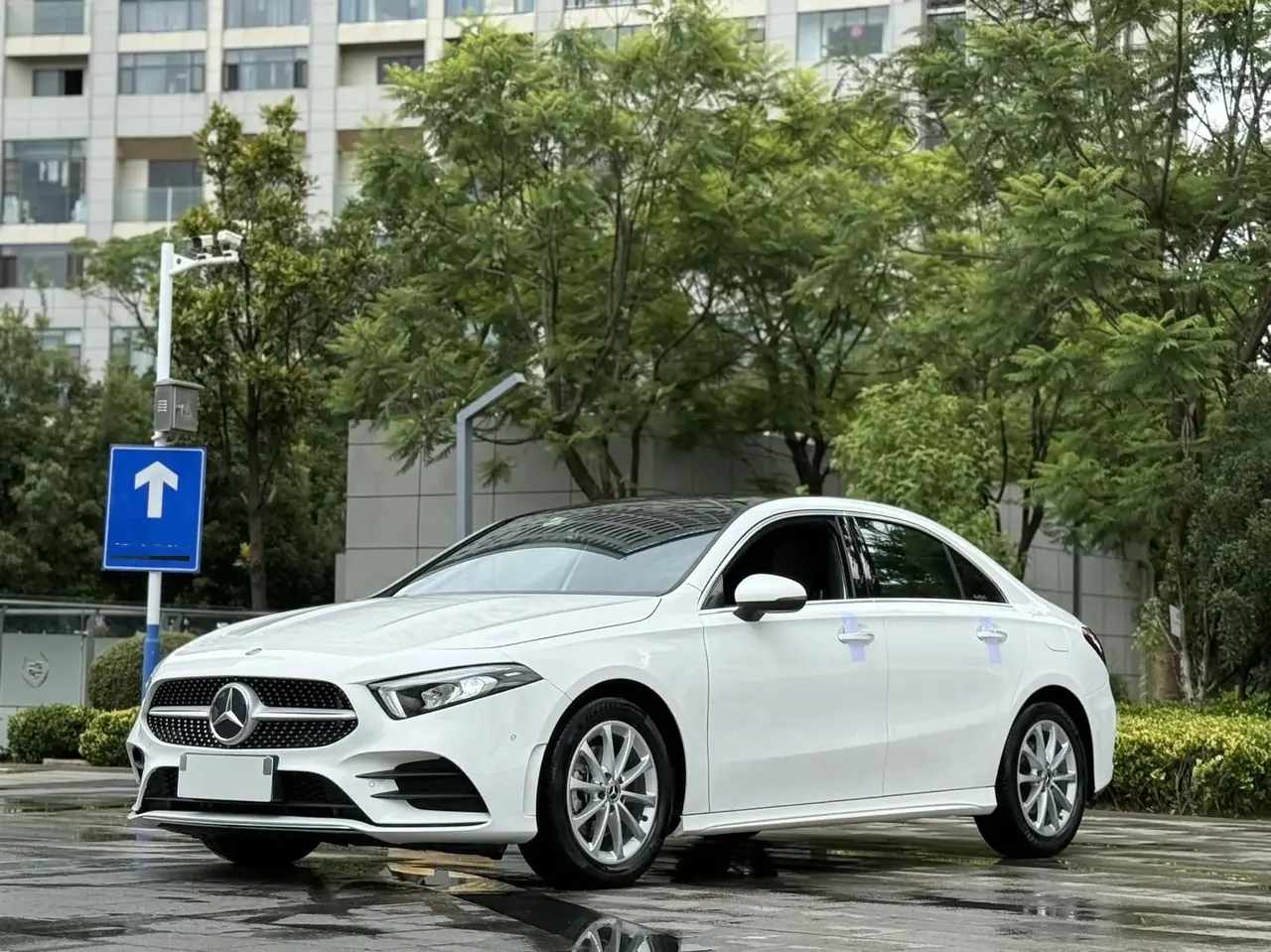 Mercedes Benz A- Class 2020 model facelift A 200 L Sport Sedan Luxury Edition - View 1
