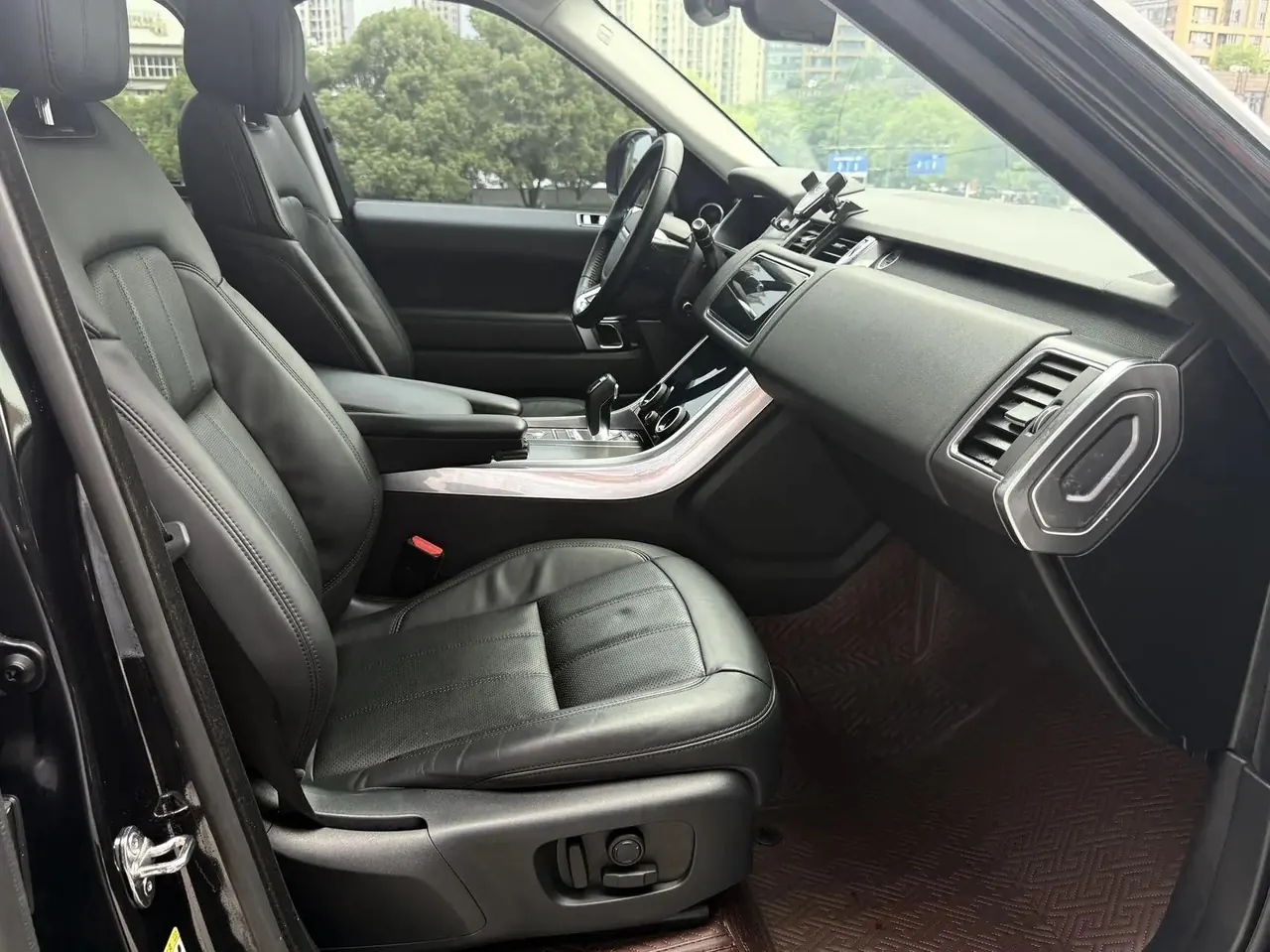 Range Rover Sport 2020 3.0 L6 SE 8