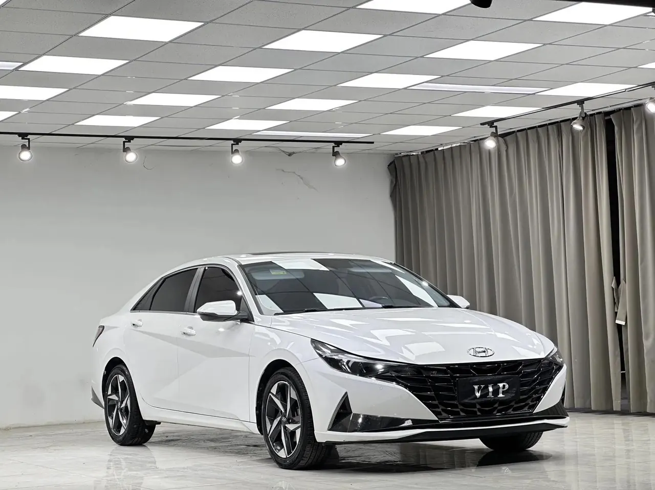 Elantra 2021 1.5L CVT Luxury Edition 3