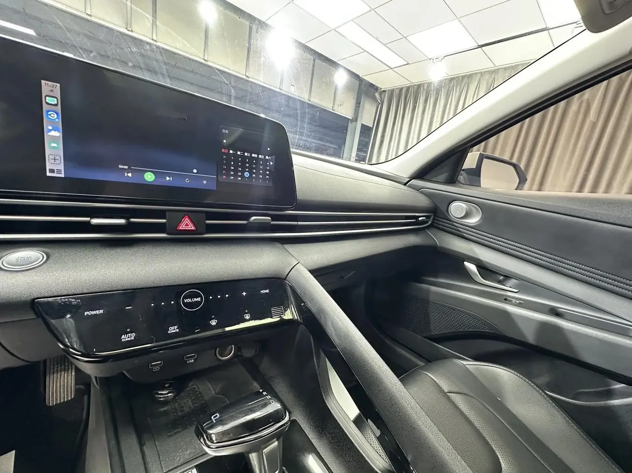 Elantra 2021 1.5L CVT Luxury Edition 4
