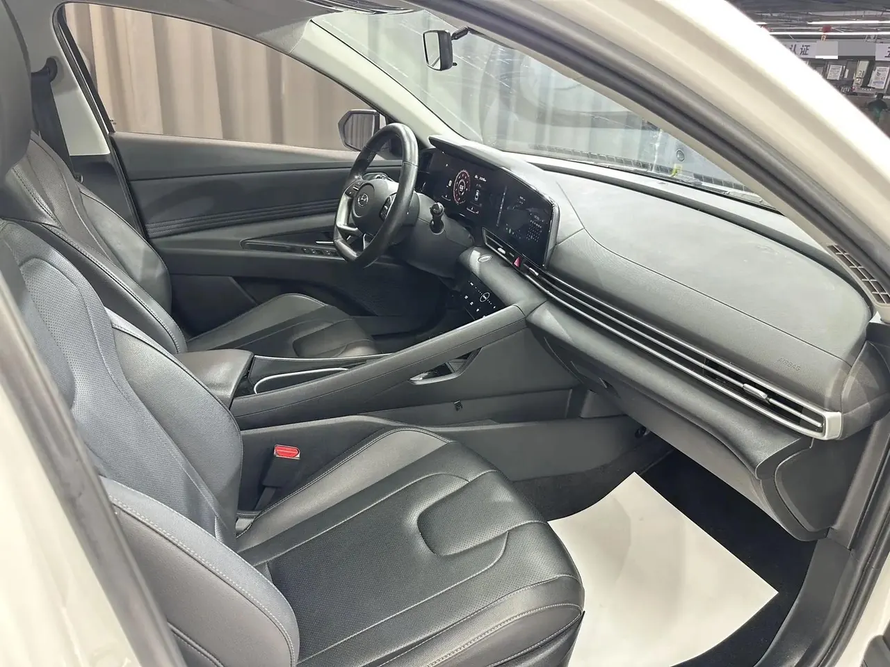Elantra 2021 1.5L CVT Luxury Edition 6