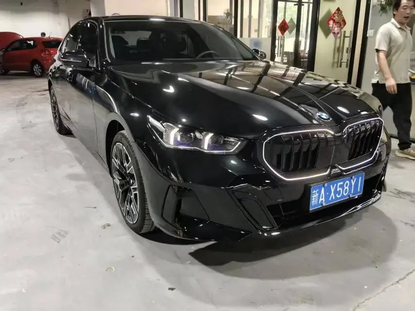 BMW 5 Series 2026 530Li 48V 2.0T Leading M Sports Suit Automatic Gear 2