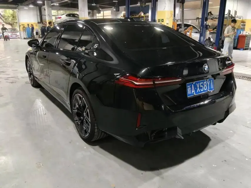 BMW 5 Series 2026 530Li 48V 2.0T Leading M Sports Suit Automatic Gear 3