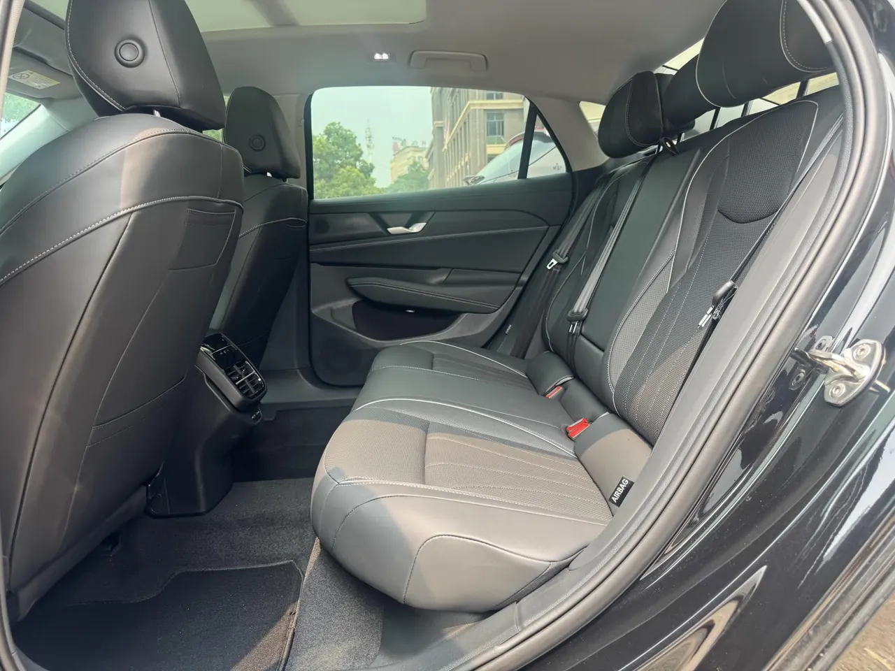 Volkswagen 2026 Passat Pro 2.0TSI 380TSI Star Dragon Edition Automatic 4
