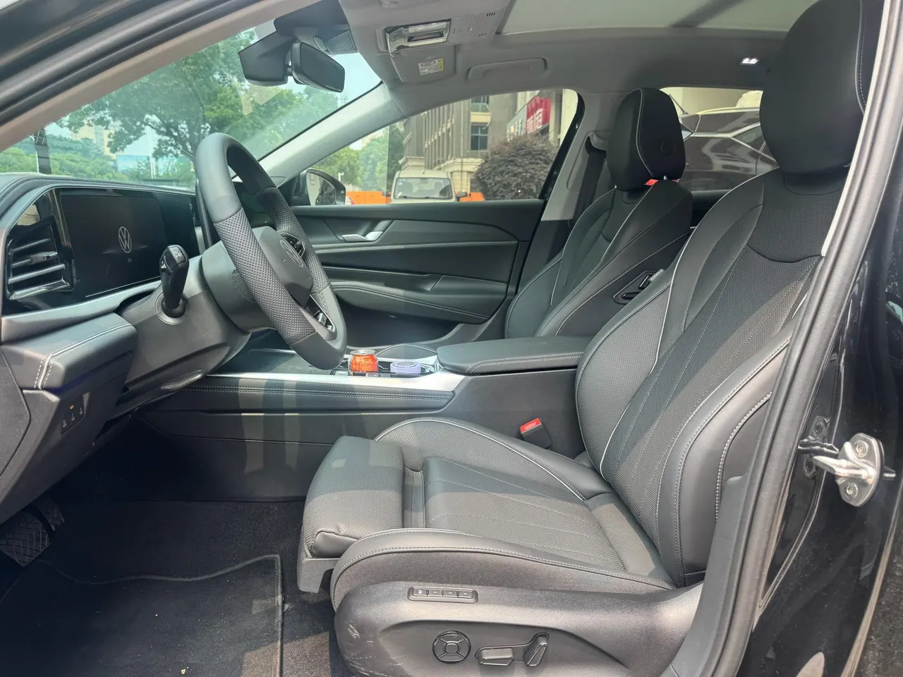 Volkswagen 2026 Passat Pro 2.0TSI 380TSI Star Dragon Edition Automatic 6
