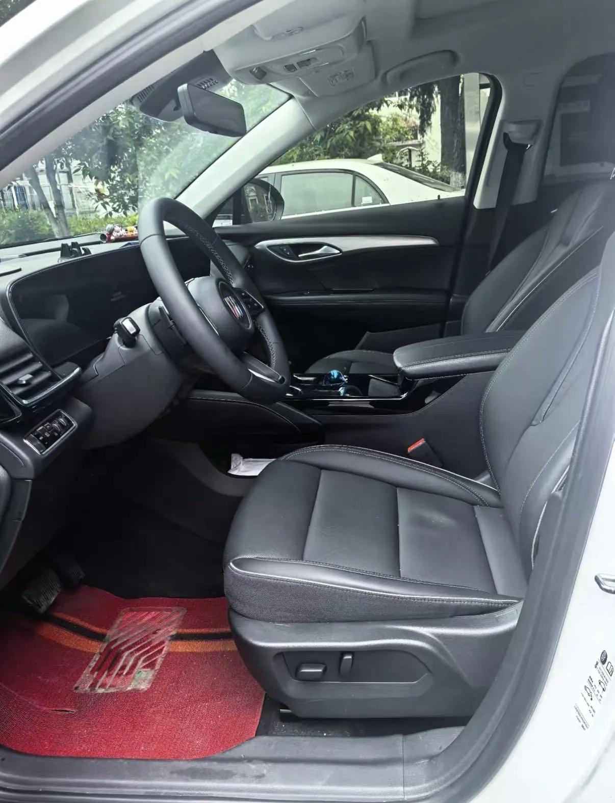 Buick 2026 Angkewei Plus 2.0T 28T Two-Drive Platinum Edition Automatic Gear 3