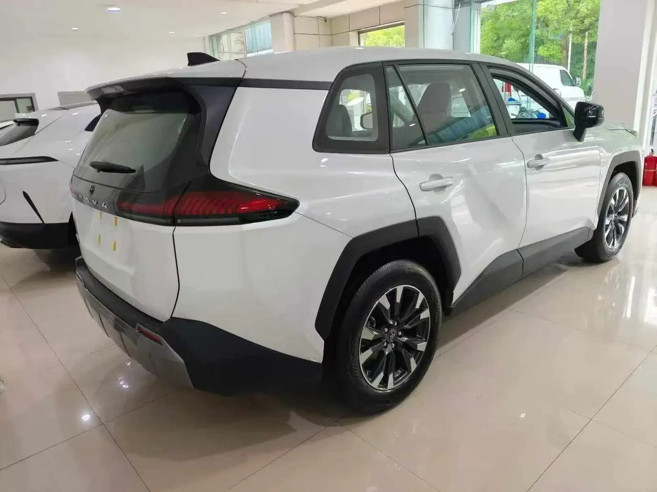 Toyota 2026 RAV4 Rongbo 2.0 Stepless Two-Drive Deluxe Automatic Gear 3