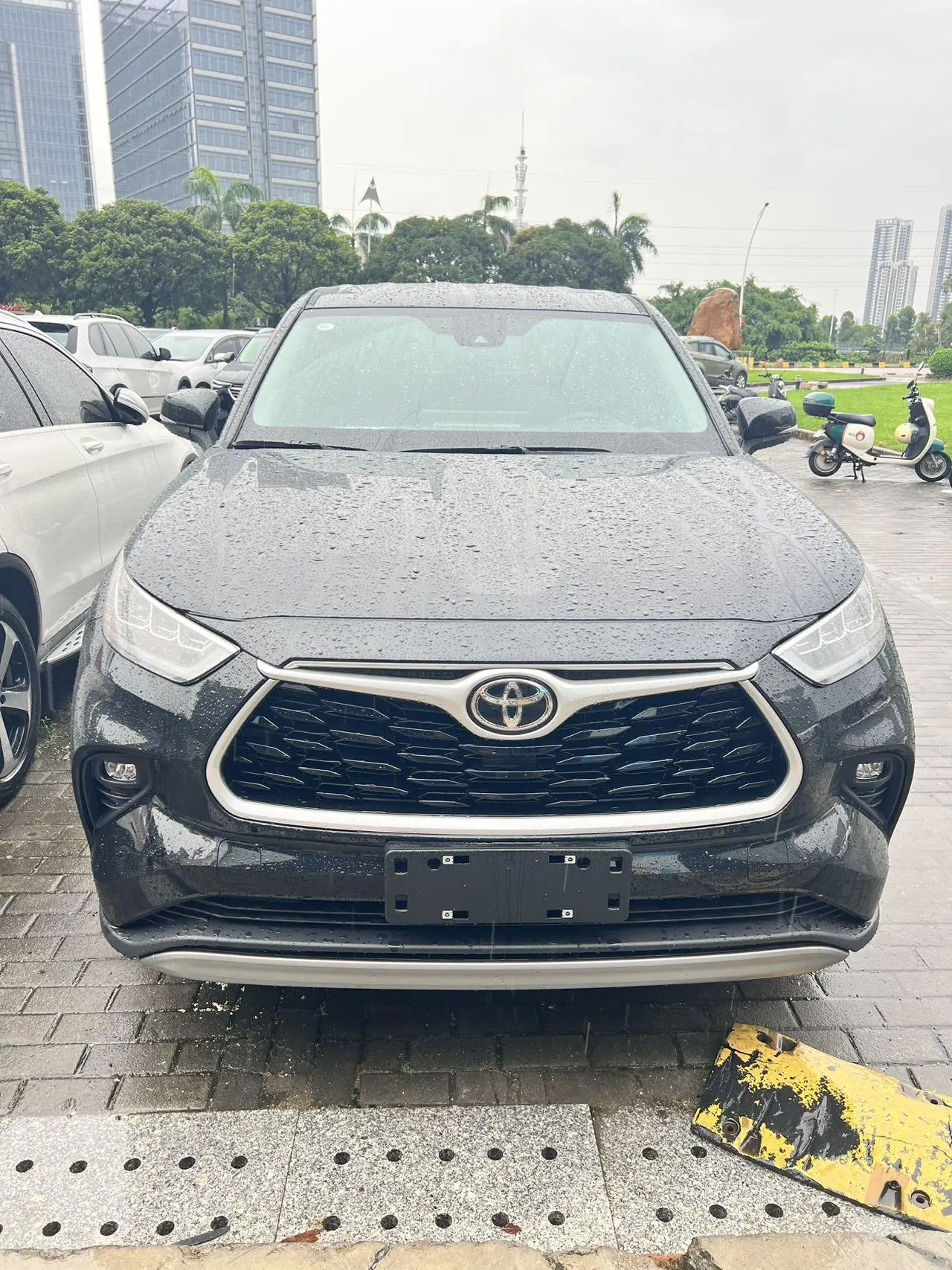Toyota 2026 Highlander Dual Engine 2.5 Stepless Intelligent Electric Hybrid Two-Drive Elite Edition 5-seat Automatic Transmission 2
