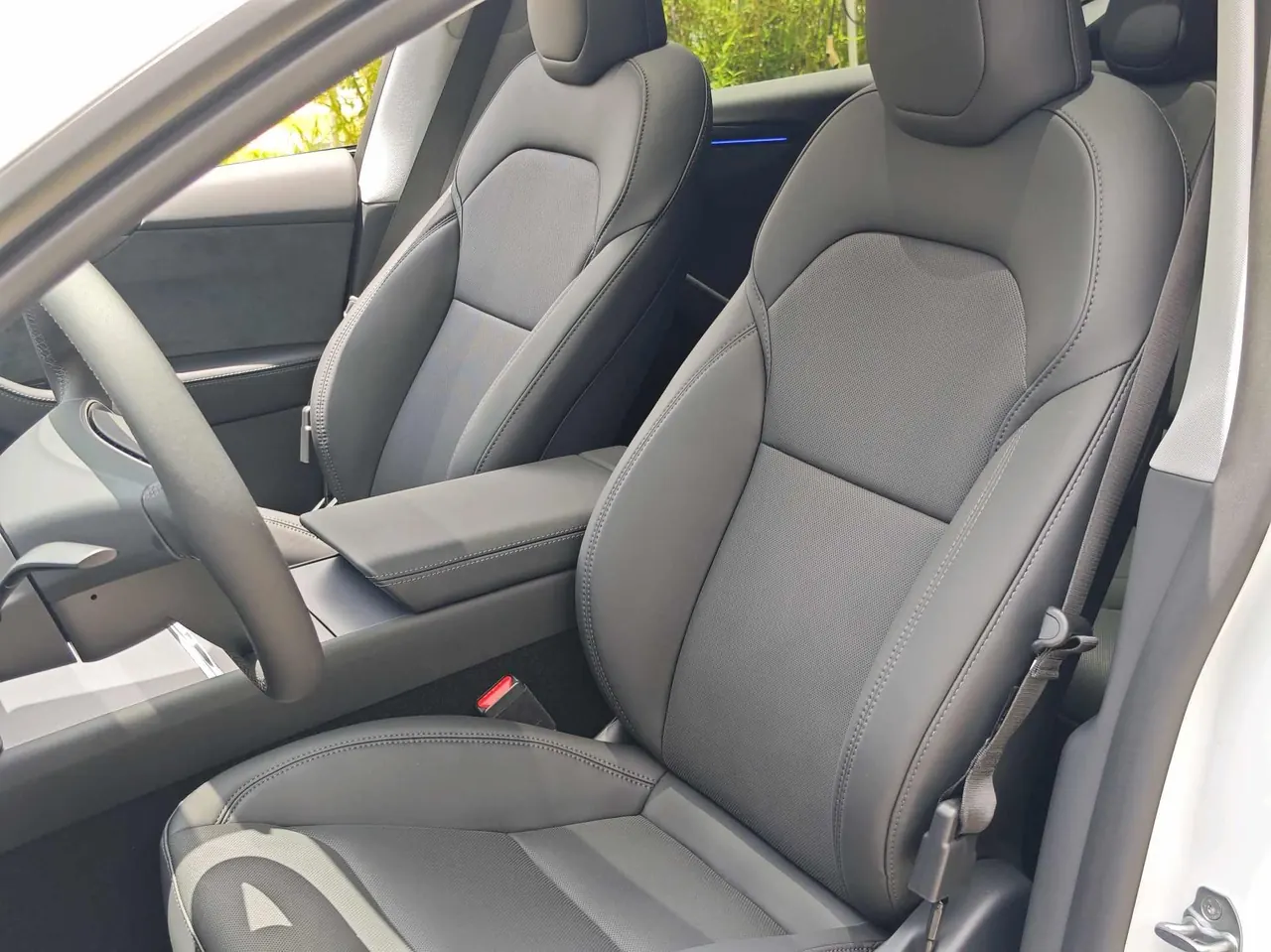 Tesla 2026 Model Y Long Range Rear-Wheel-Drive Automatic 12