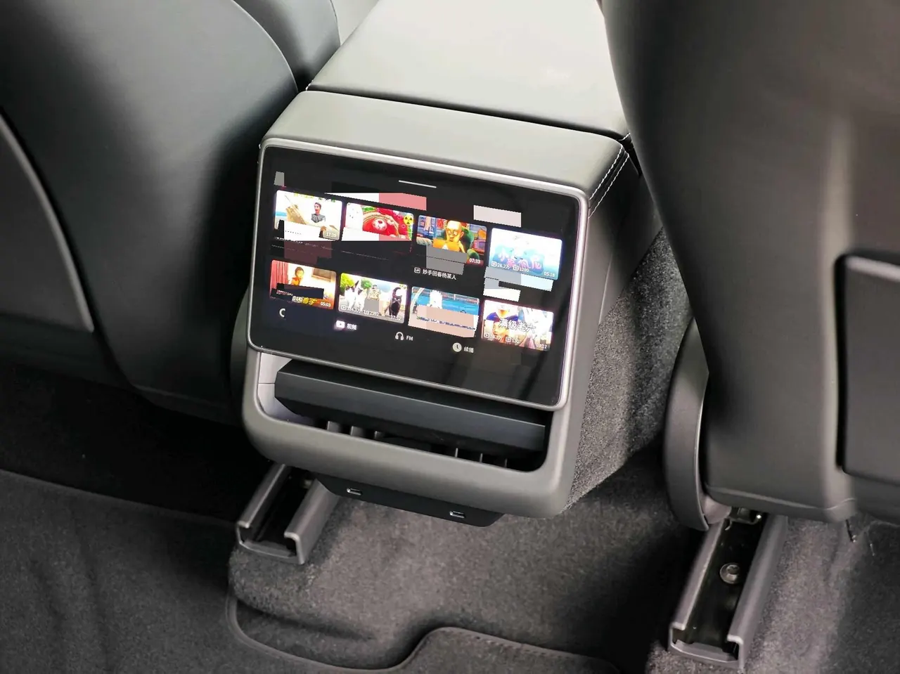 Tesla 2026 Model Y Long Range Rear-Wheel-Drive Automatic 18