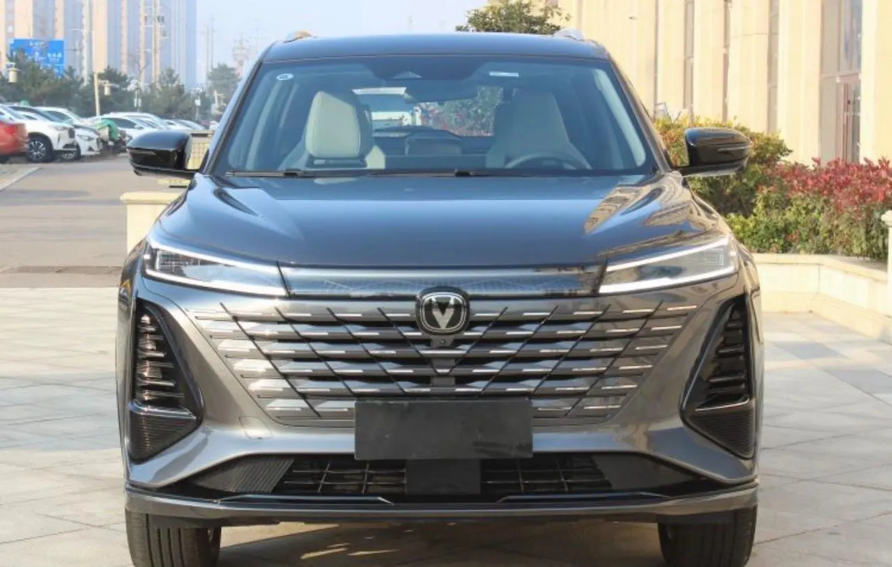 ChangAn 2026 CS75 PLUS 1.5T Smart Champion Edition New Blue Whale Smart Navigation Automatic Gear 2