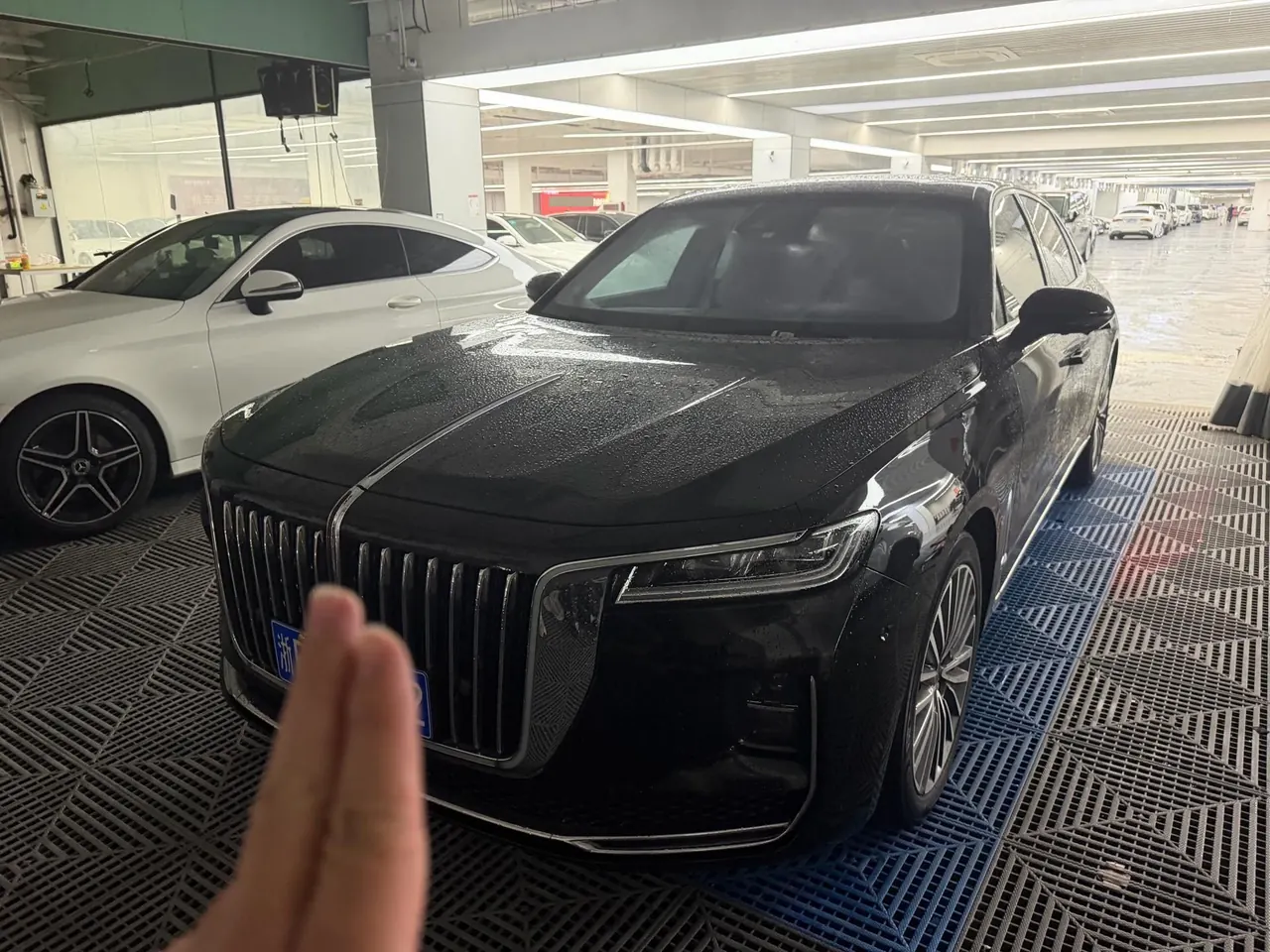 HongQi 2020 H9 48V 2.0T Zhilian Qi Chang Edition Automatic Gear - View 1