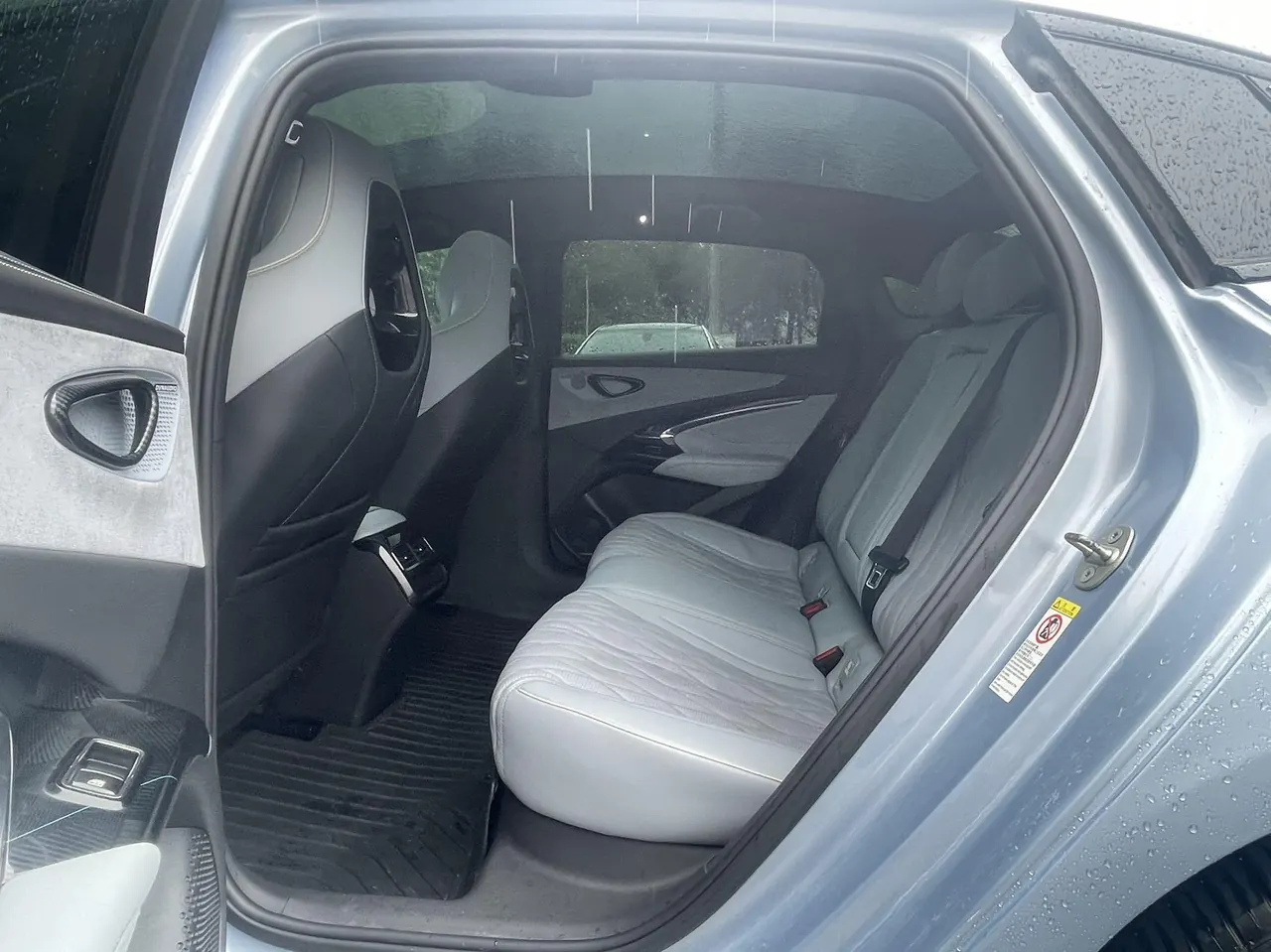 BYD 2022 seals 700km long endurance rear drive automatic gear 7