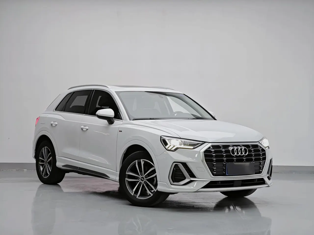 Audi 2022 Q3 1.4TFSI 35TFSI Aggressive Dynamic Automatic 3