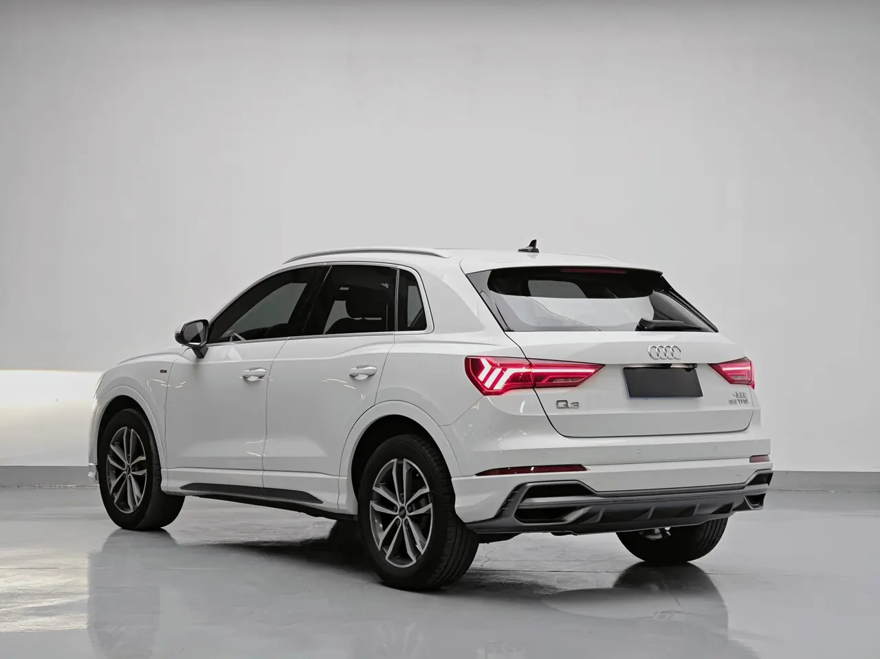 Audi 2022 Q3 1.4TFSI 35TFSI Aggressive Dynamic Automatic 4