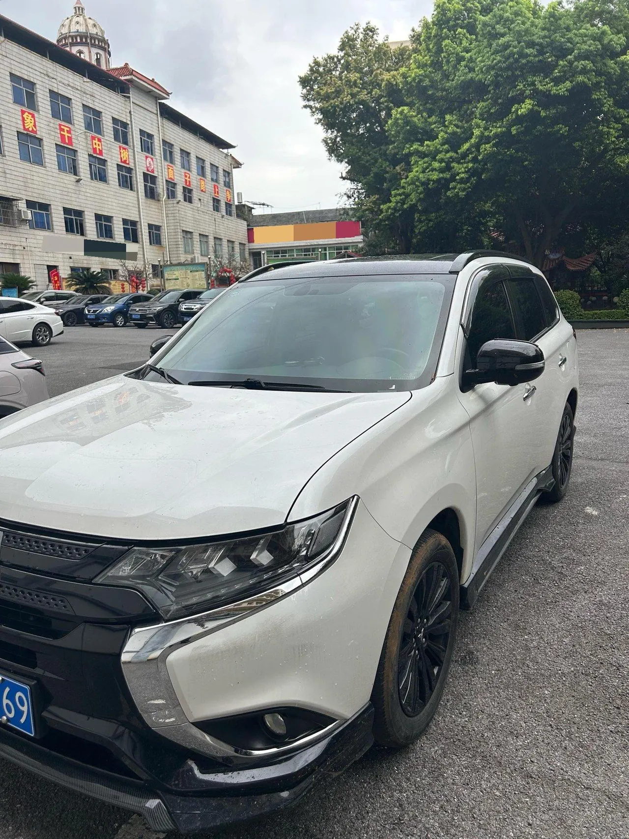 Mitsubishi 2021 Outlander 2.4 stepless four-wheel drive version 7-seat automatic gear 10