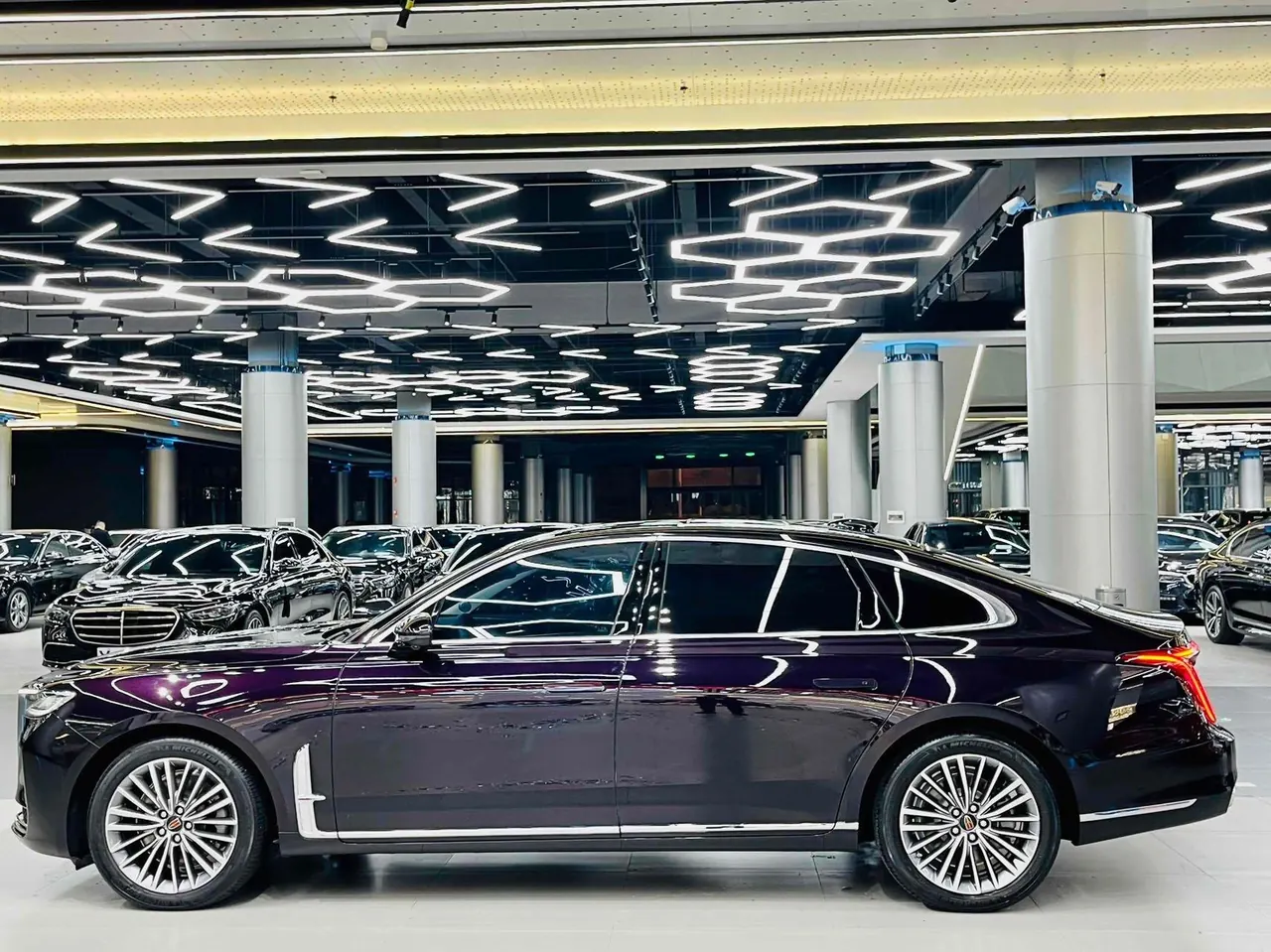 HongQi 2020 H9 48V 2.0T Zhilian Flag Edition Automatic Gear 6