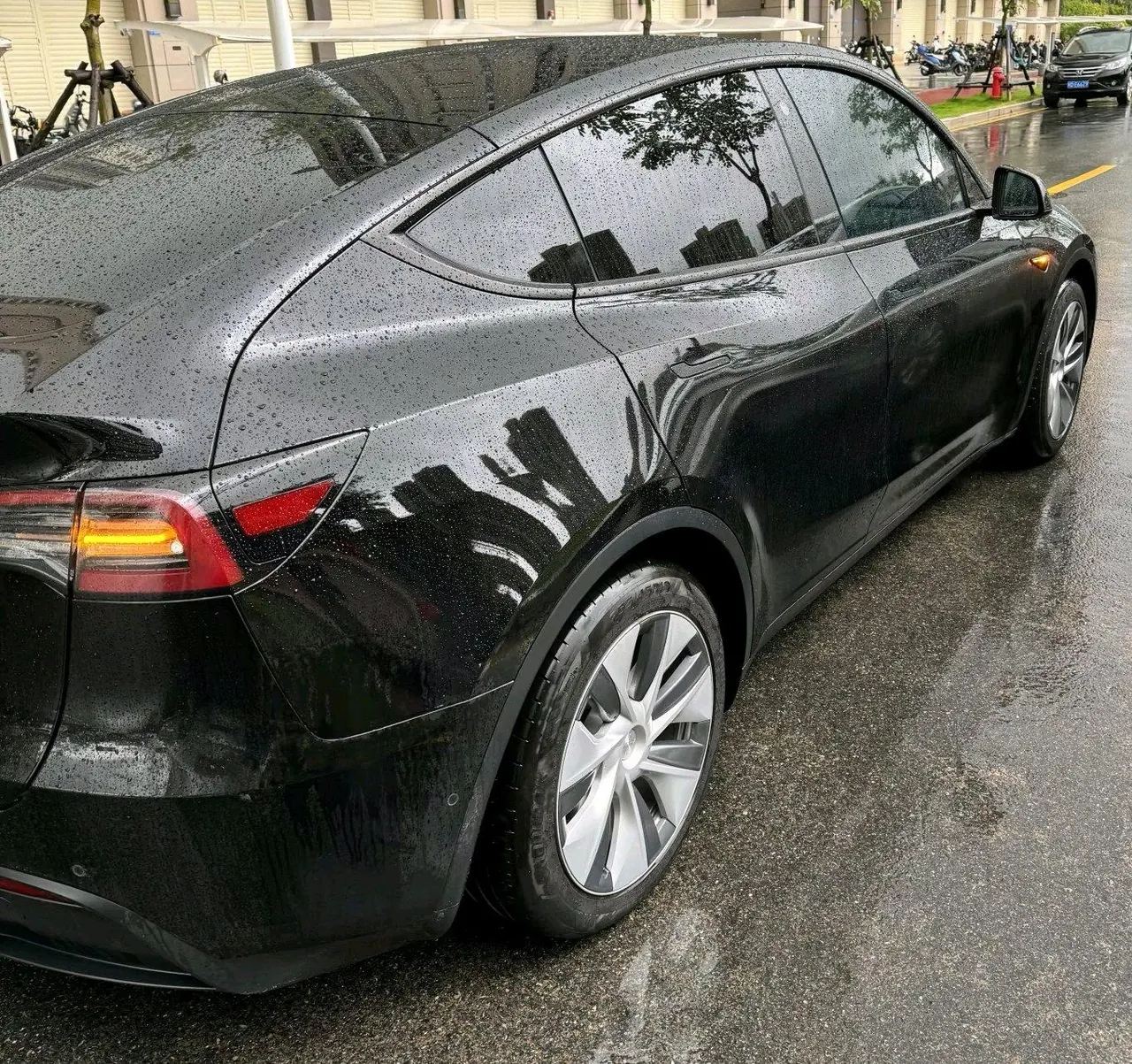 Tesla 2022 Model Y rear-wheel drive version (facelift) automatic gear 5