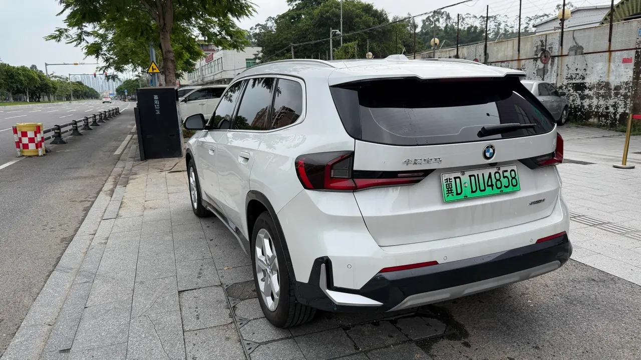 BMW 2026 iX1 eDrive25L eDrive25L X design set automatic gear 3