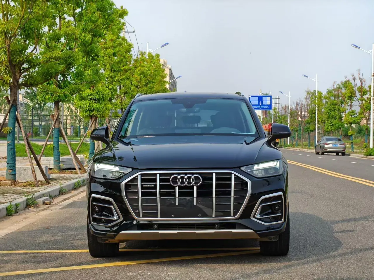Audi 2022 Q5L 2.0TFSI 40TFSI Deluxe Elegant Automatic 2