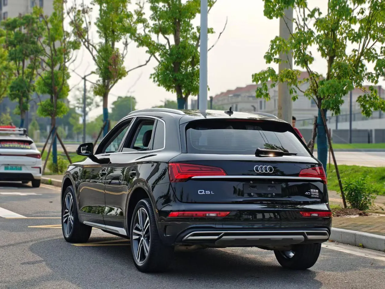 Audi 2022 Q5L 2.0TFSI 40TFSI Deluxe Elegant Automatic 4