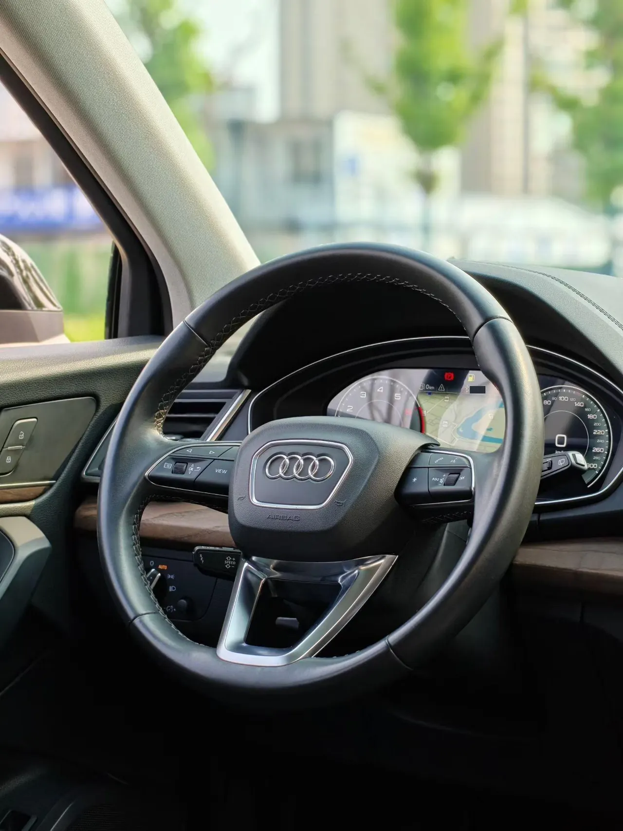 Audi 2022 Q5L 2.0TFSI 40TFSI Deluxe Elegant Automatic 5