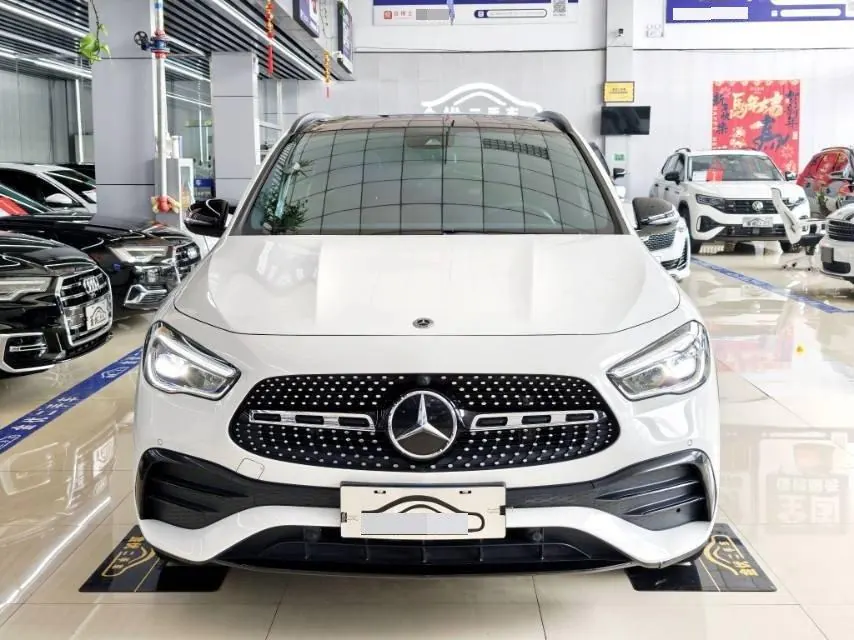 Mercedes Benz 2022 GLA 220 4MATIC 2.0T automatic gear 2