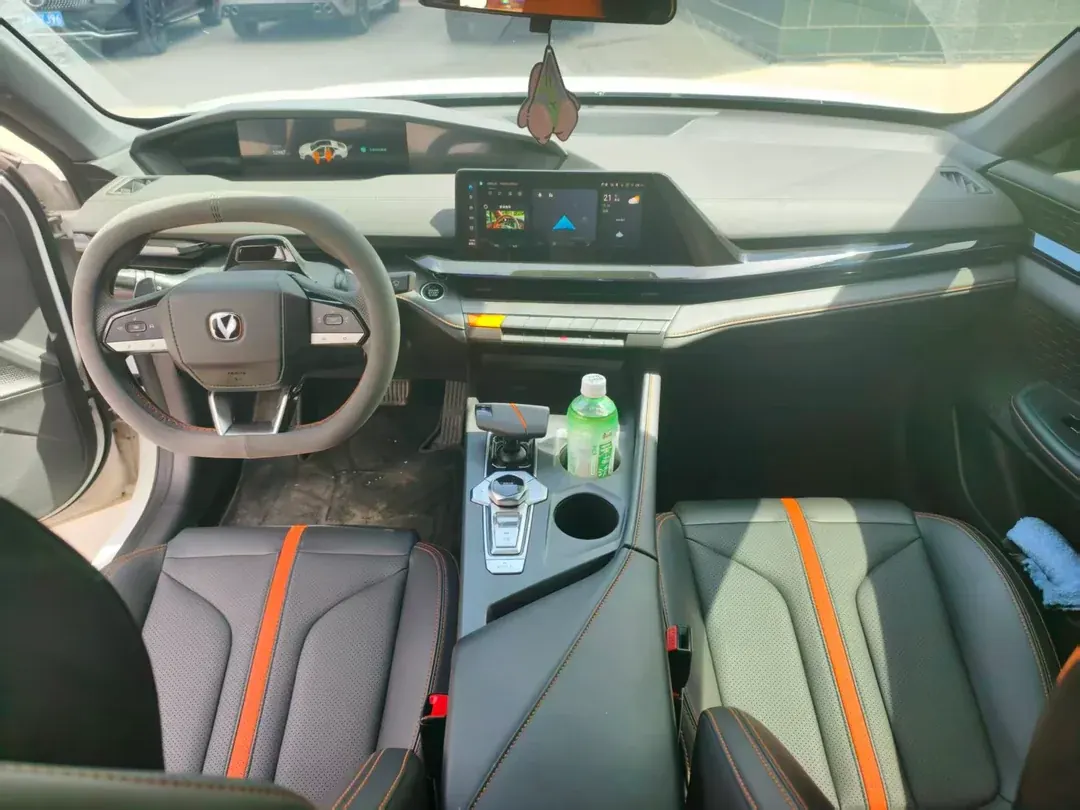 ChangAn 2025 UNI-V 1.5T honorable automatic gear 3