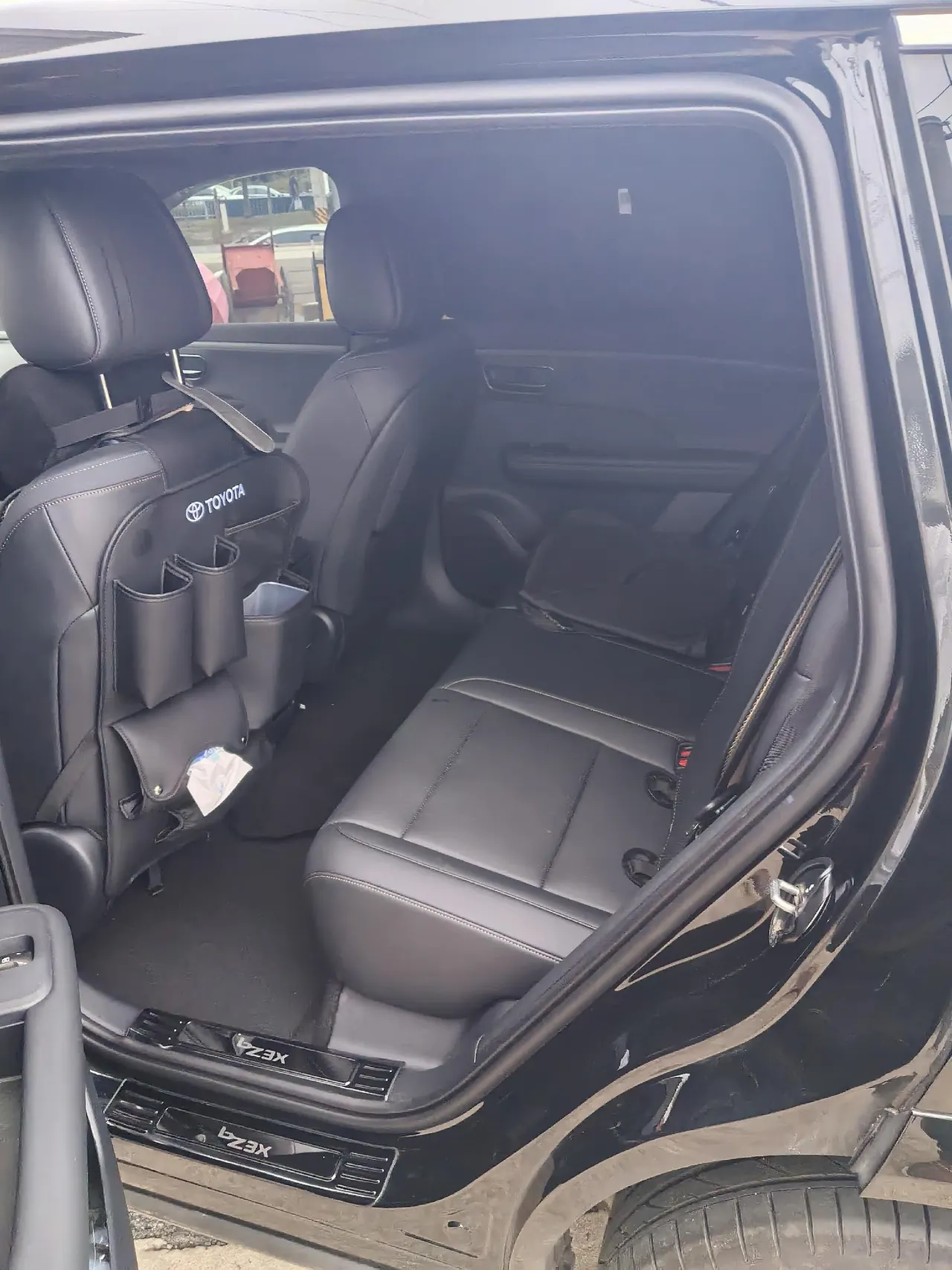 Toyota 2025 Platinum Intelligence 3X 610 Max Automatic Gear 2