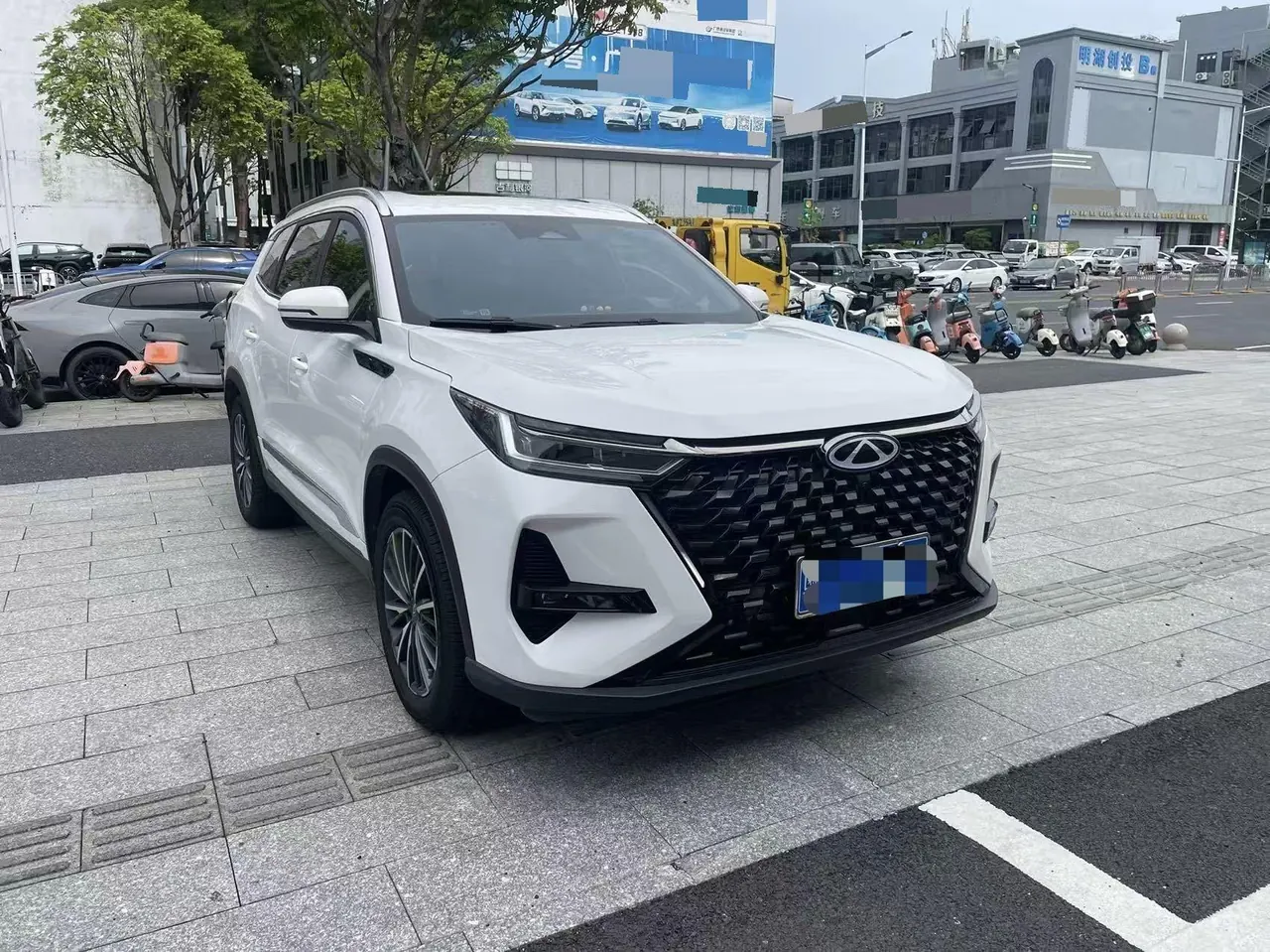 Chery 2024 Ruihu 8 PRO 1.6T 290T Champion Edition Two-Drive Peak Edition 5-seat Automatic Gear 3