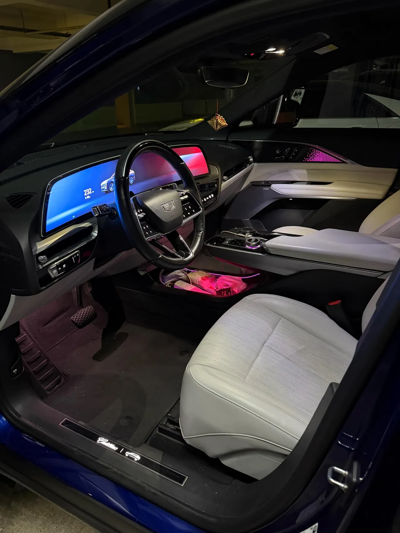 Cadillac 2022 LYRIQ (Sharp Song) Rear Drive Long Endurance Deluxe Edition Automatic Gear 2