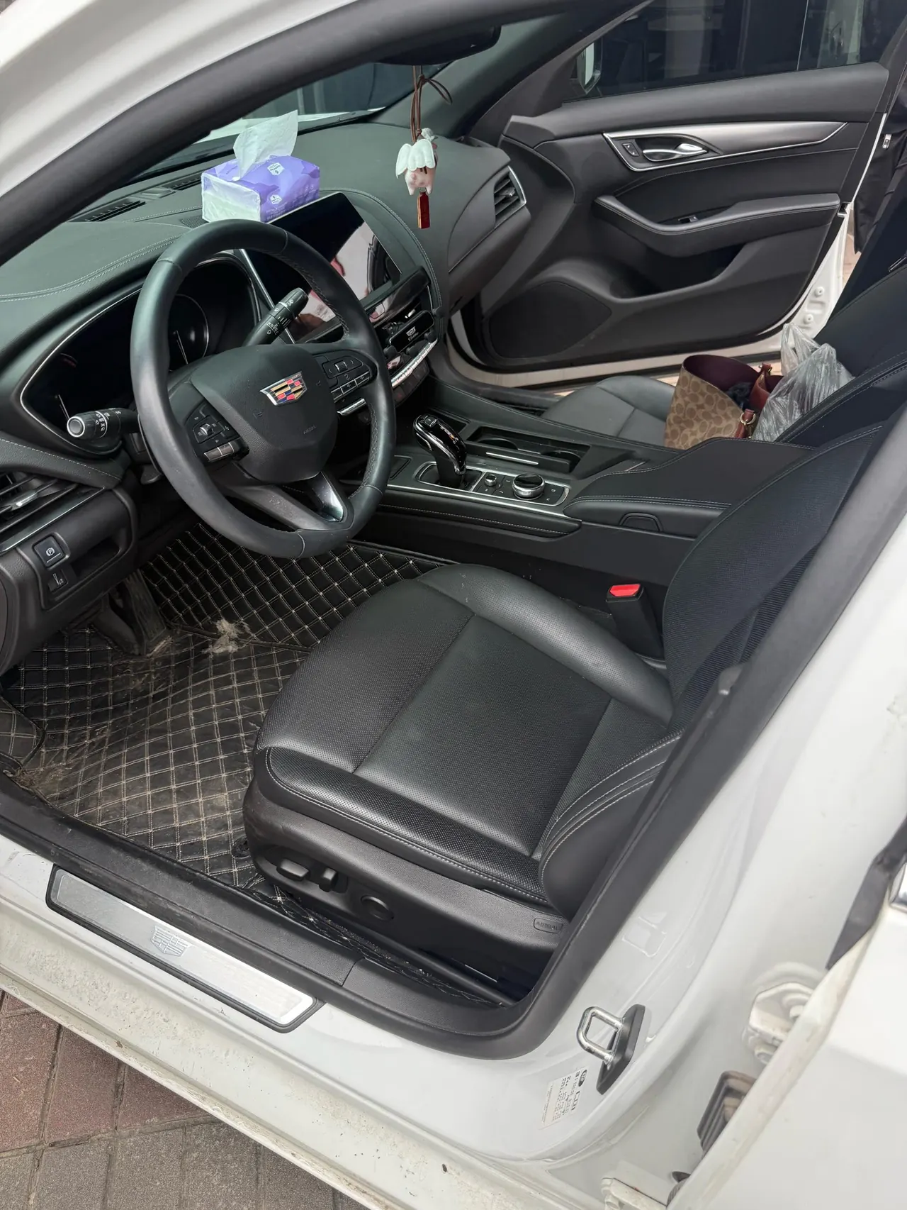 Cadillac 2022 CT5 2.0T 28T luxury automatic gear 3