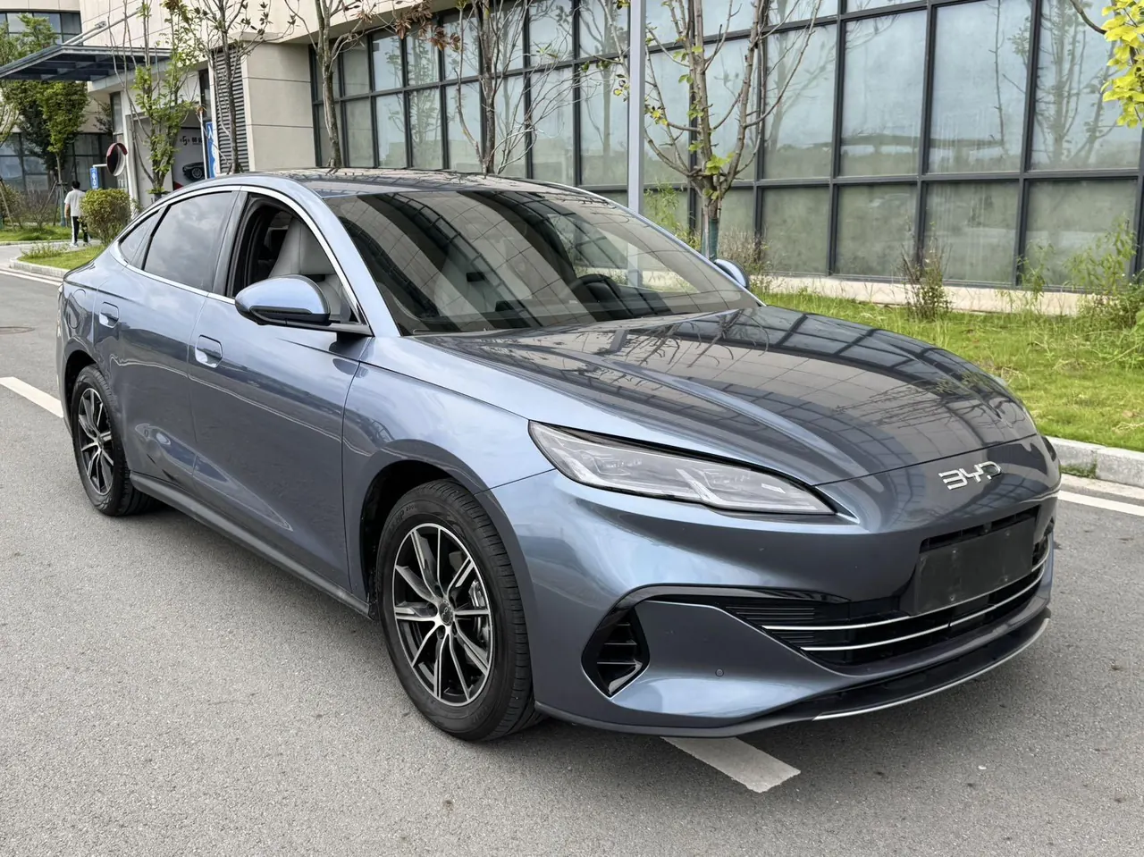 BYD 2024 Seal 06 DM-i 1.5 Stepless 120KM Honorable Automatic Gear 3
