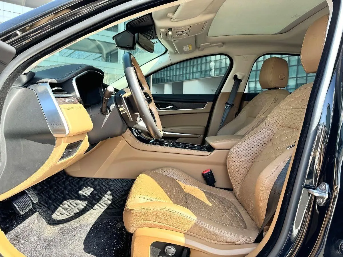 Jaguar 2024 XFL 2.0T P 12500.00g Drive Enjoy Deluxe Edition Automatic Gear 2