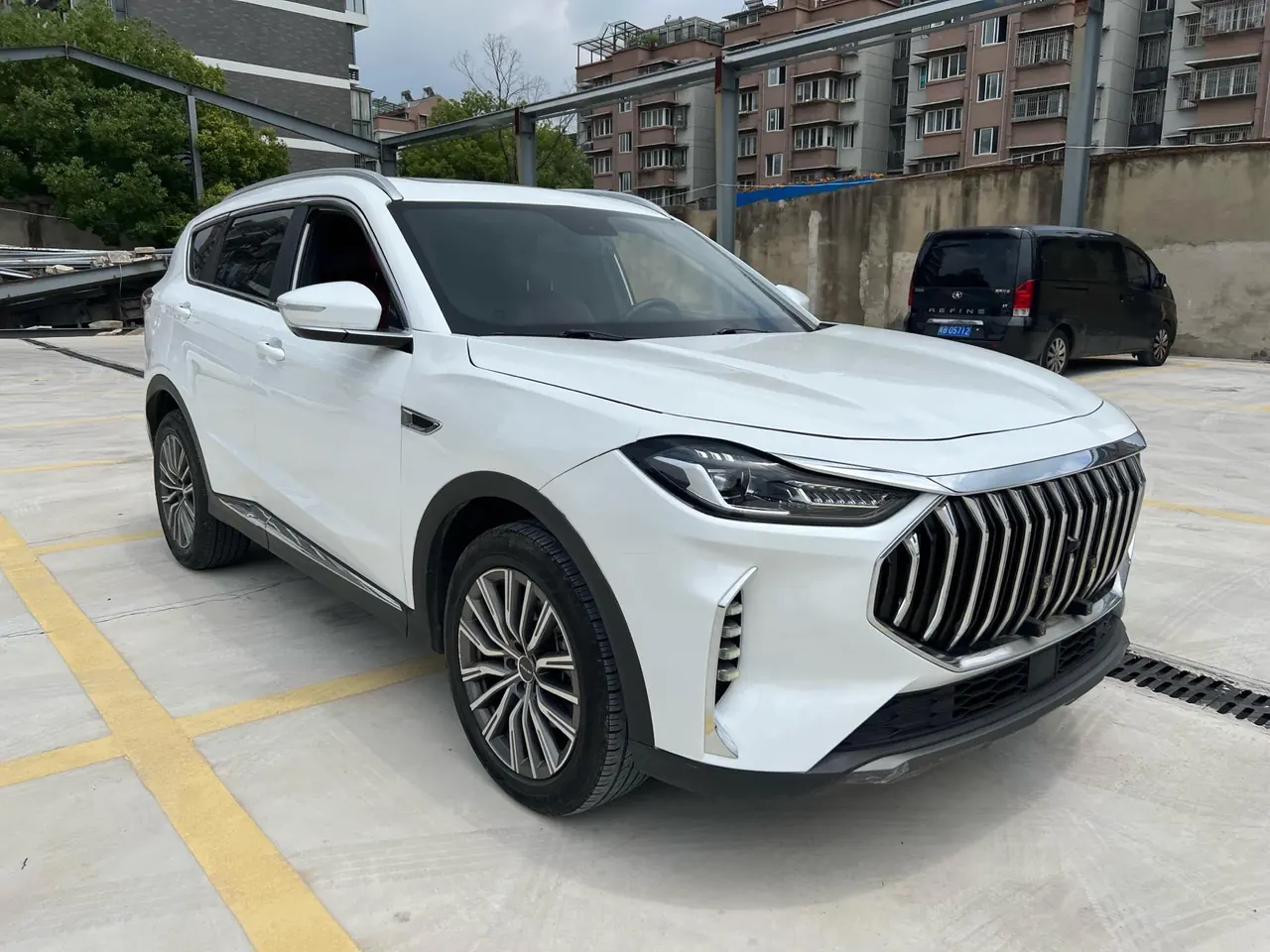 Jetour 2024 X70 PLUS 1.5T Champion Edition MAX5 Automatic Gear 2